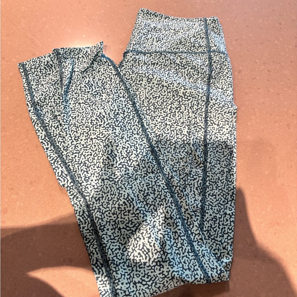 NIKE Patterned Leggings MEDIUM